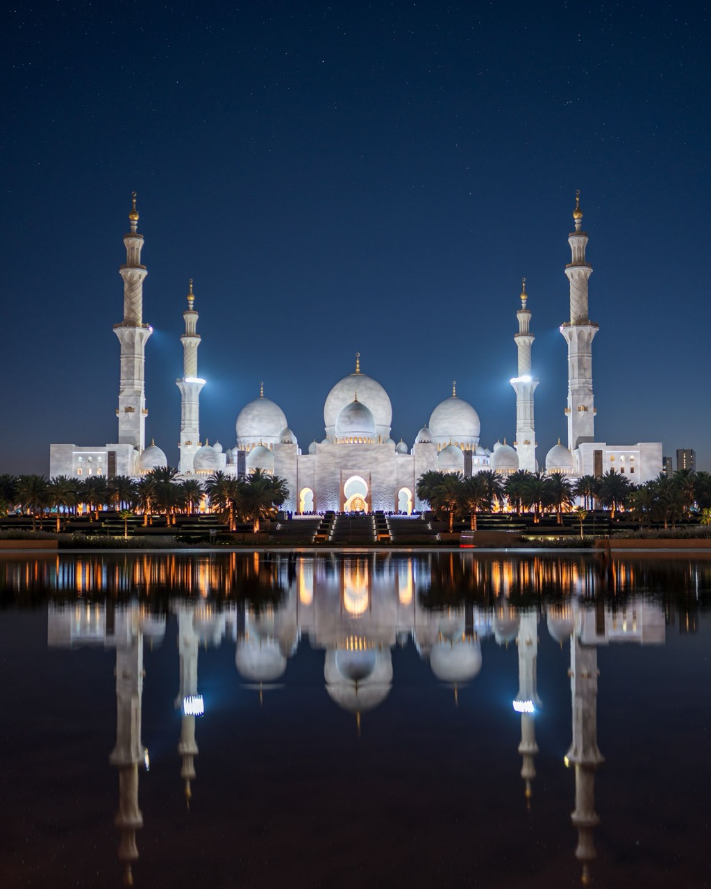 Abu Dhabi at night, Sheikh Zayed Mosque